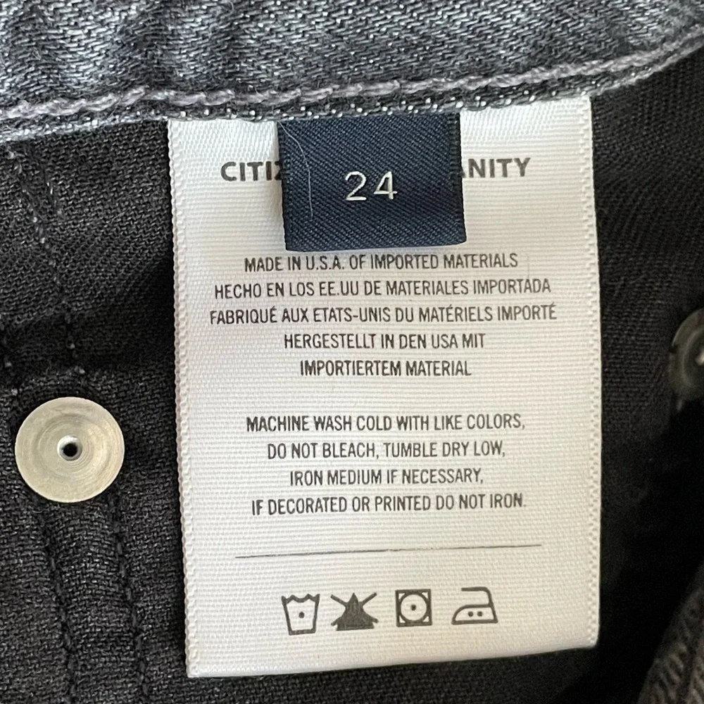Citizens of Humanity Jean shorts (med length) Size 24 - Picture 9 of 10